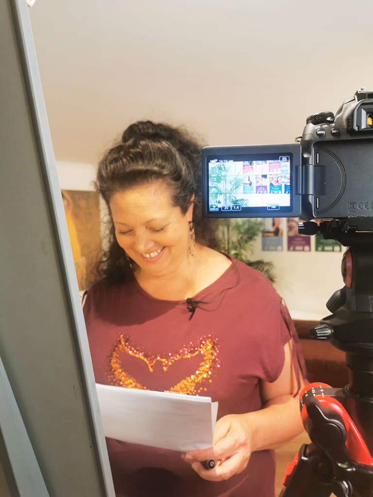 tournage-massage-femme-enceinte-en-mode-pro