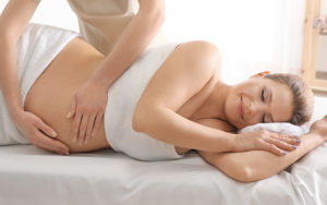Formation au massage de la femme enceinte